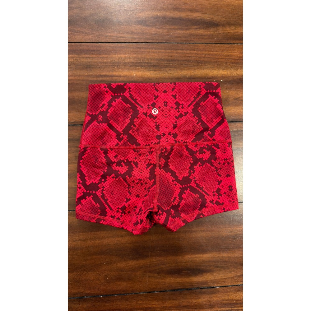 Lululemon Red Snakeskin High Rise Yoga Shorts Size 4 Burgundy Animal Print - Picture 10 of 16